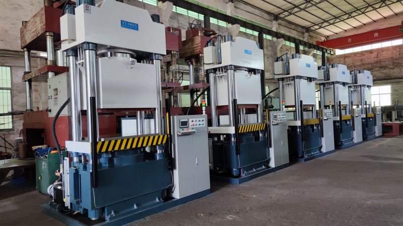 300噸真空熱壓機(jī)左視圖 300噸真空熱壓機(jī)左視圖